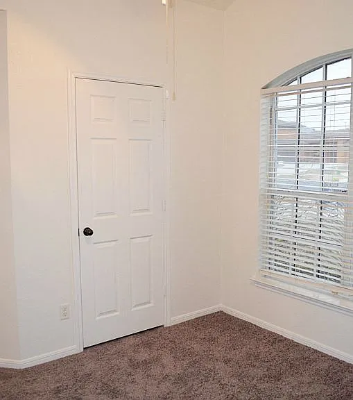 4902 Slate Ct — Photo 28