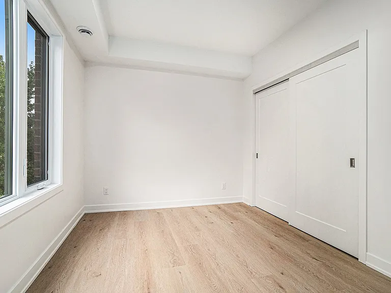 655 Donat St — Photo 24