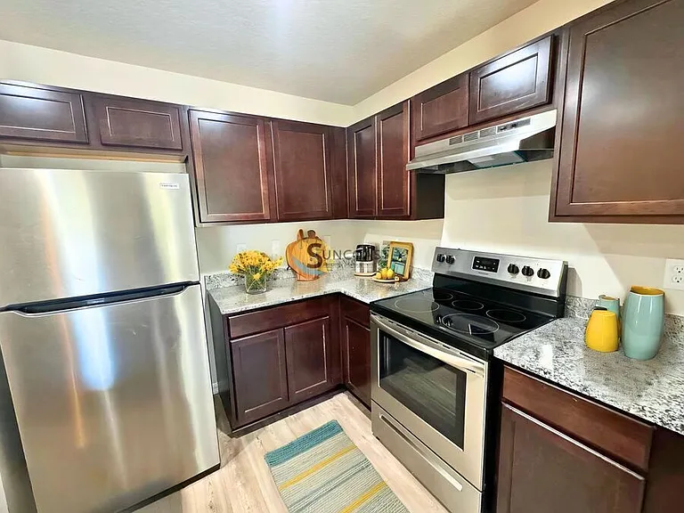Ricker Villas — Photo 13