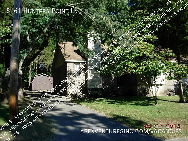 5161 Hunters Point Ln — Photo 2