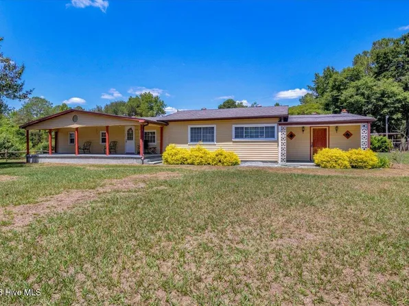 170 Loop Road, Burgaw, NC 28425