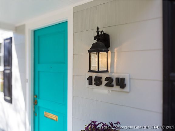 4th image of 1524 Brookside Ave