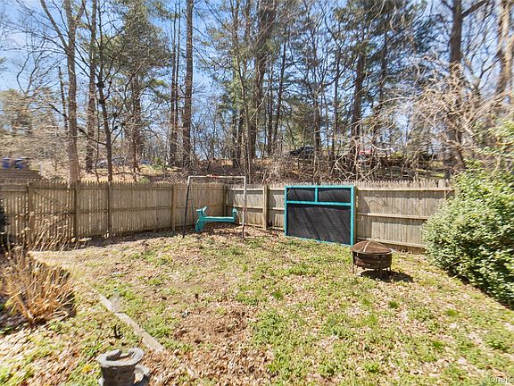 3rd image of 147 Lakeview Dr