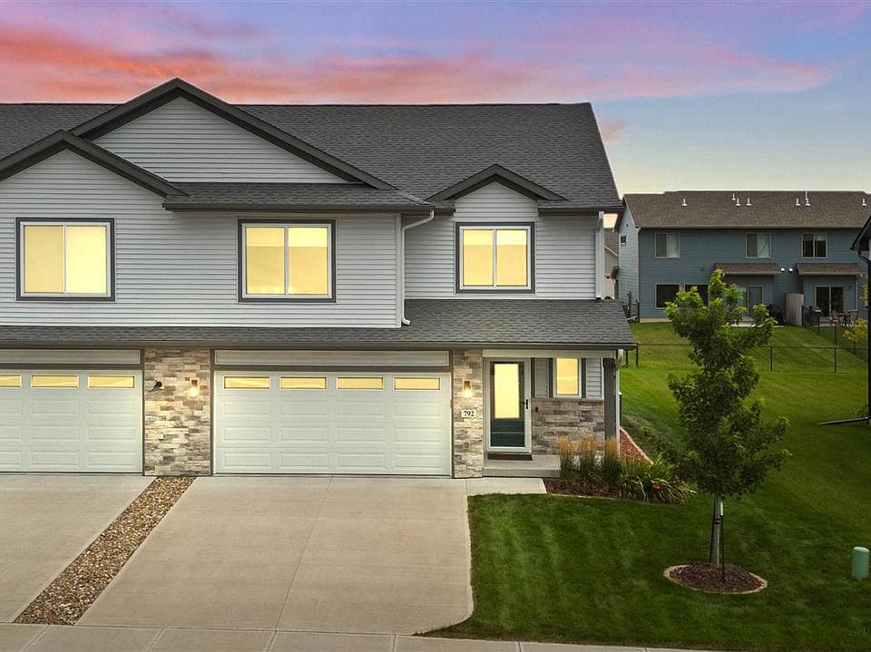 1st image of 792 River Bend Ln