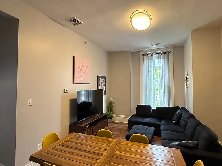 2134 East Carson Street — Photo 25