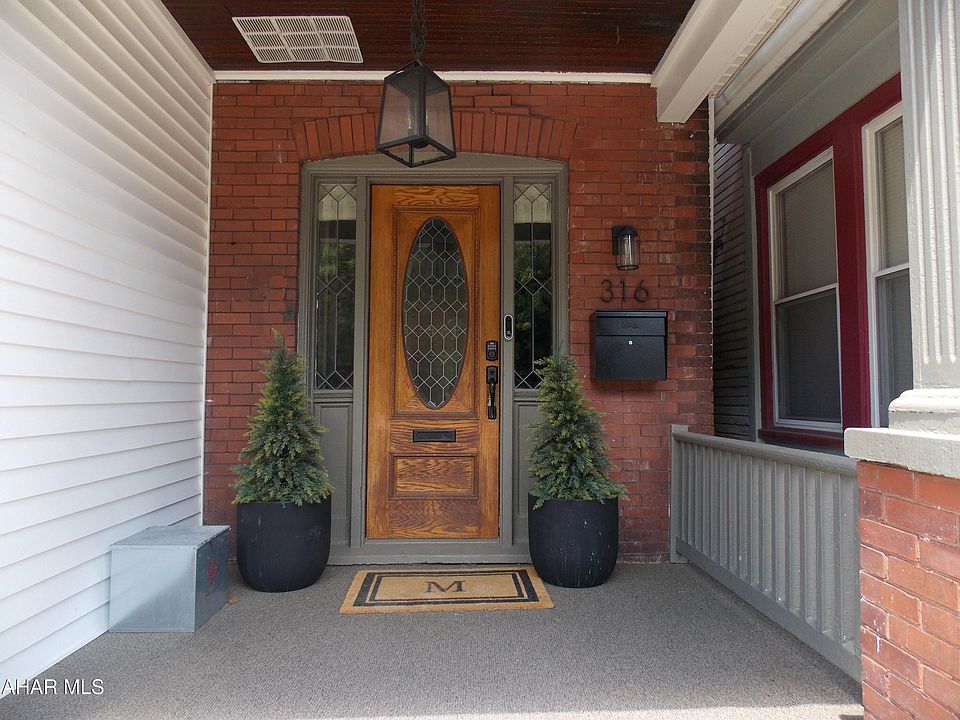 1st image of 316 22nd Ave