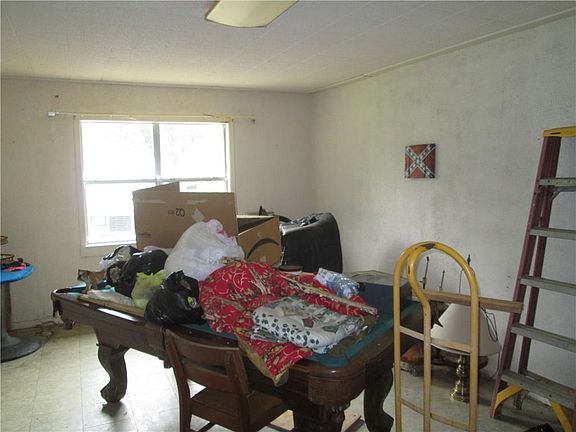 5th image of 203 Lynn St