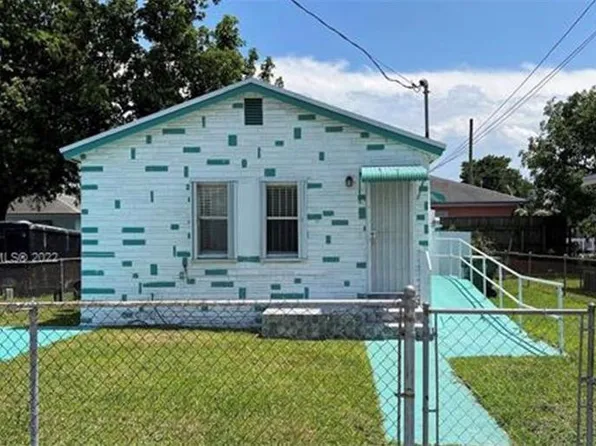 1514 NW 74th Street, Miami, FL 33147