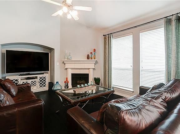 3rd image of 9401 Fenway Dr