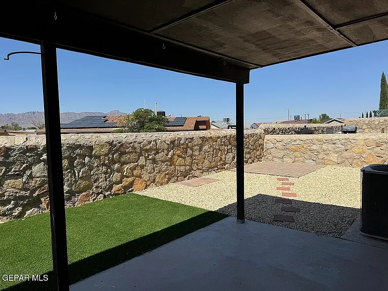 10041 Paloma Dr — Photo 4