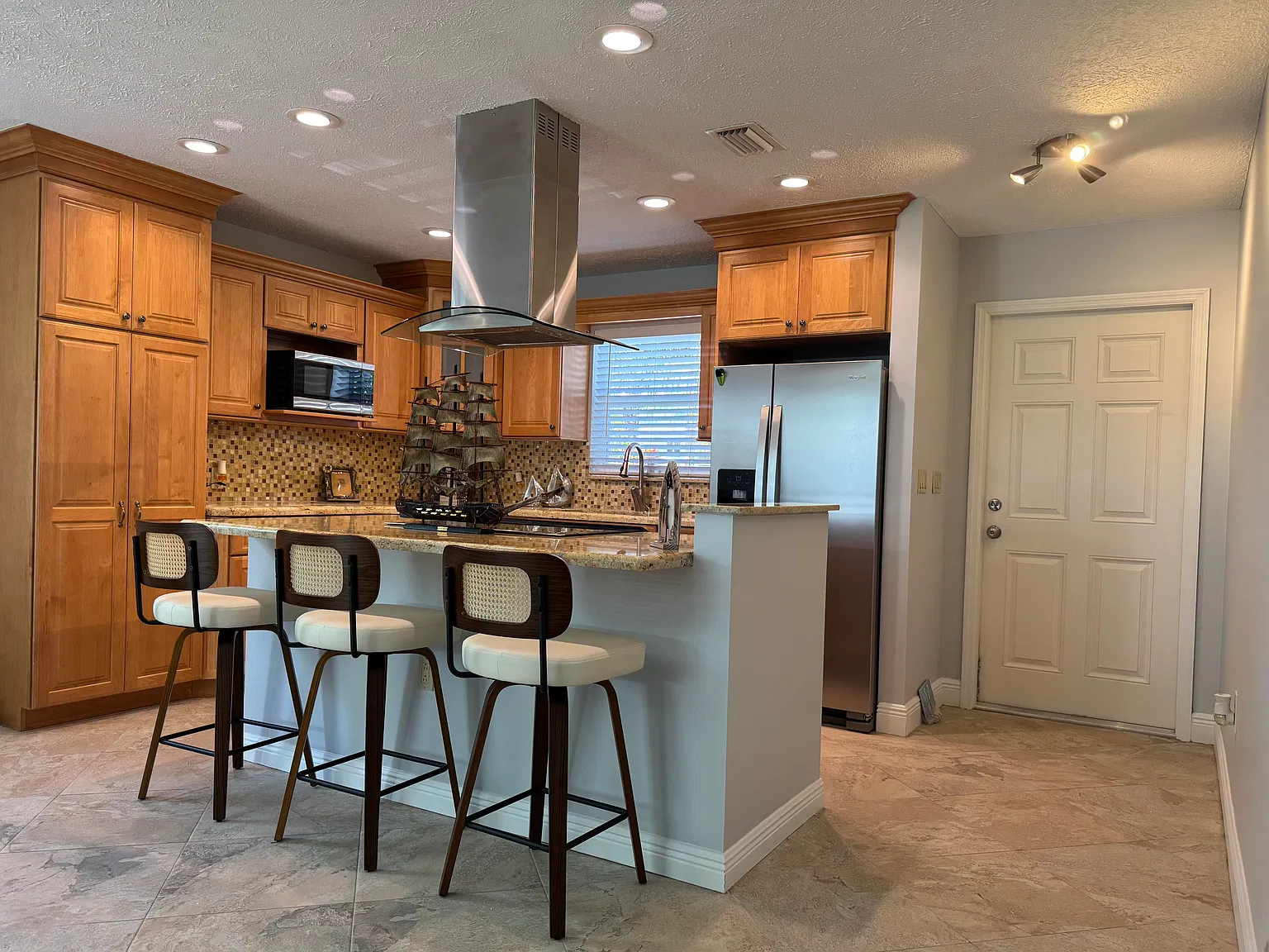 124 Coral Ave — Photo 4