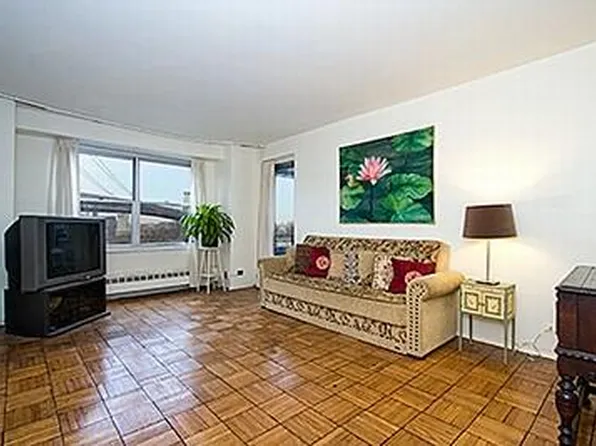 475 Fdr Drive image 1 of 8