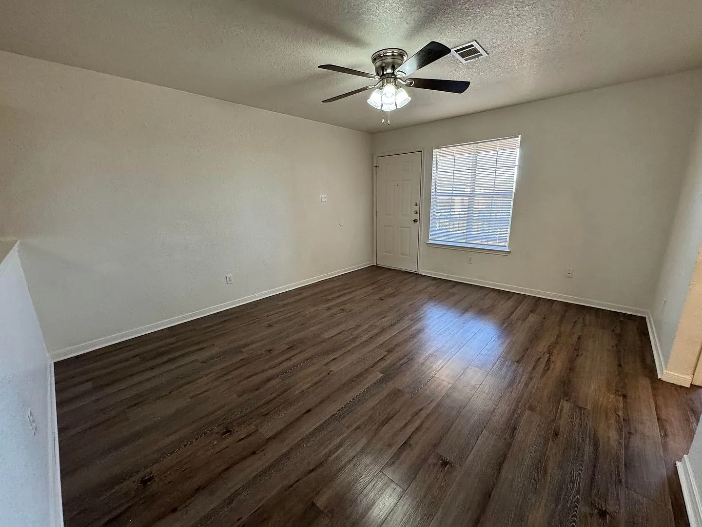 3-Bedroom Fourplex Apartment for Rent in Killeen — Photo 3