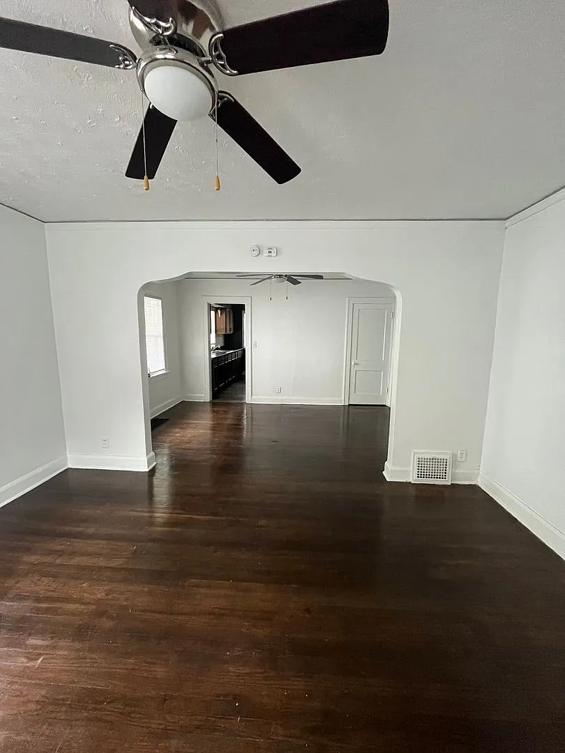 2 Bedroom Home Available In Rockford Section 8 Welcomed — Photo 3