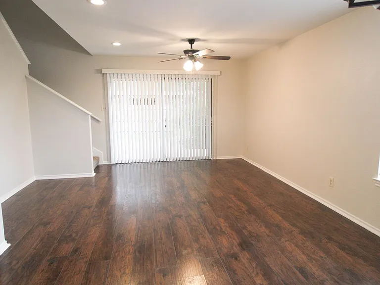 945 Schertz Pkwy #4 — Photo 8