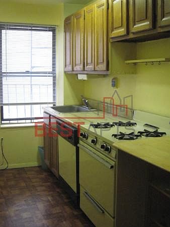 1st image of 260 W 29th St Frnt 2