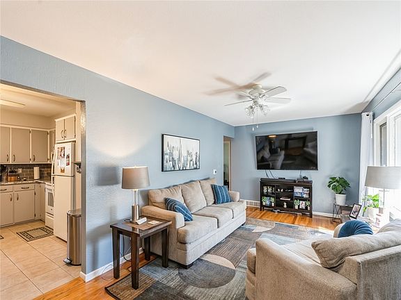 4th image of 1512 W 6th Ave
