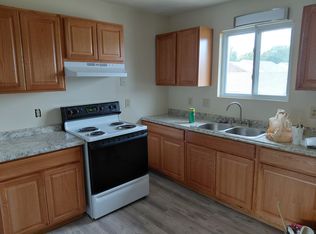 3121 Belmont St #A, Hutchinson, KS 67502