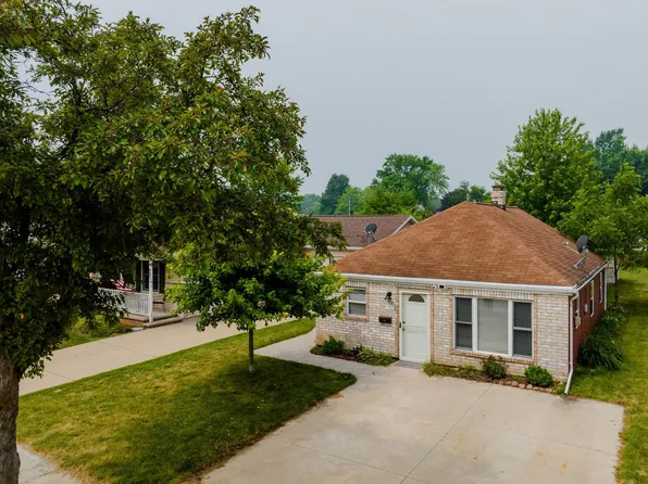 913 Jefferson St, Little Chute, WI 54140