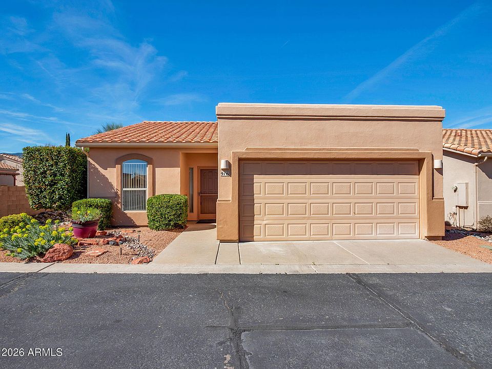 1st image of 916 S CRESTVIEW Court