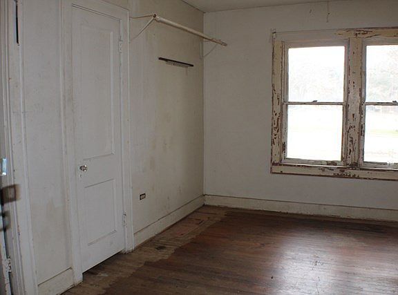 3rd image of 2321 6th St