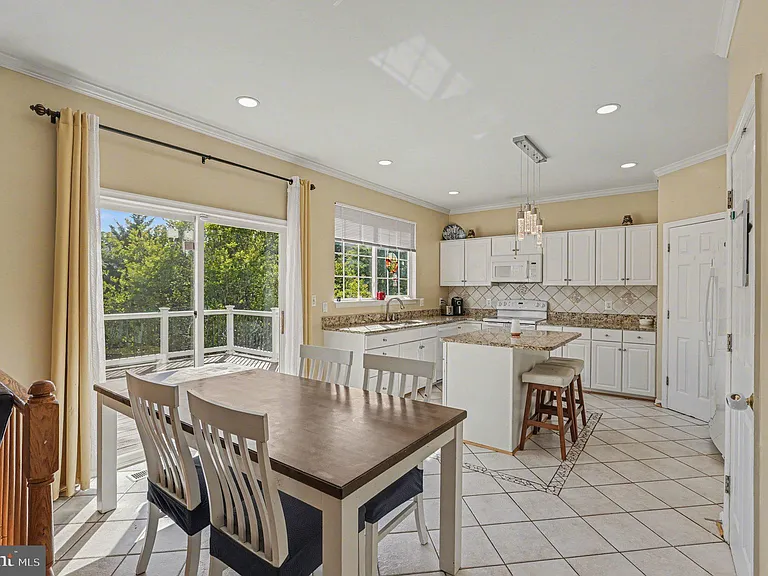 46 Northampton Blvd — Photo 6