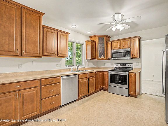 2nd image of 4039 N Pine Dell Dr