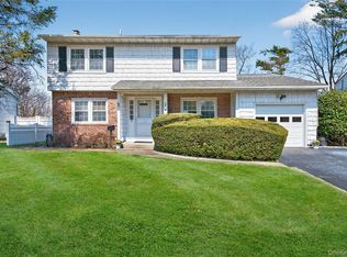 8 Summit Court, Oyster Bay, NY
