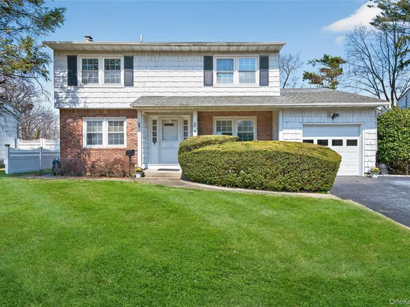 8 Summit Court, Oyster Bay, NY 11771
