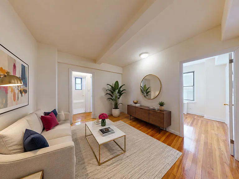 301 E 38th St #7J — Photo 1