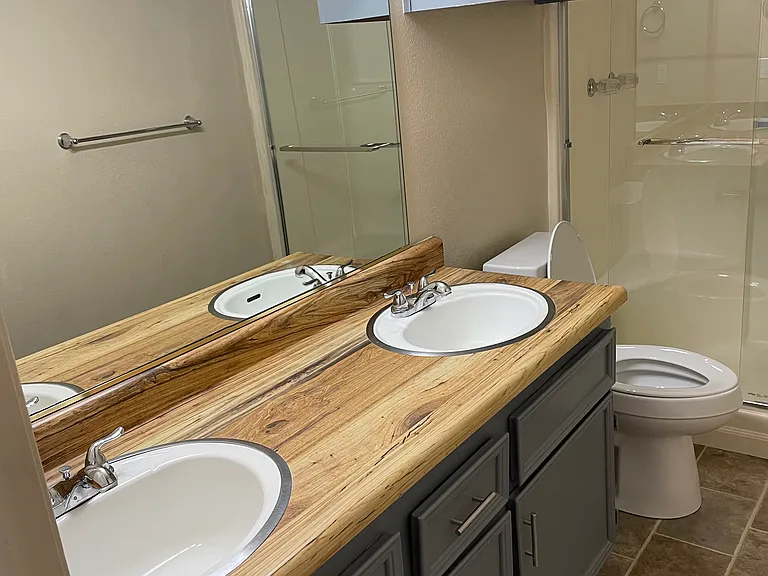 1424 Sylvan Ave — Photo 7