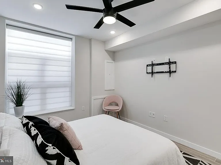 1825 Ginnodo St #1R — Photo 19