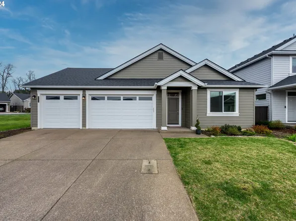 1390 NE Raymond Ln, Estacada, OR 97023