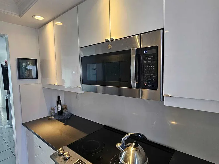 505 N Riverside Dr #12A — Photo 8