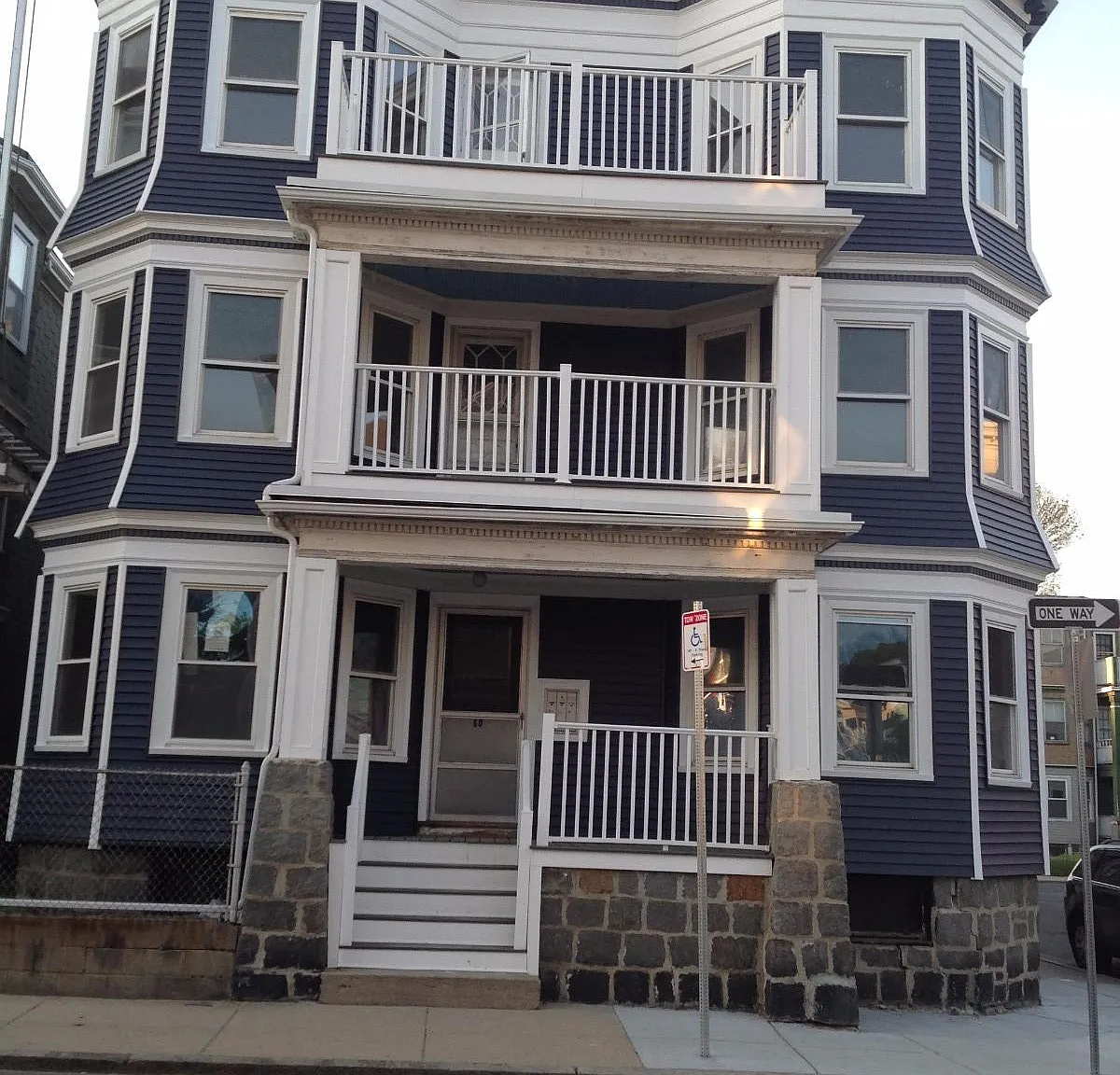 4 bed, 2.0 bath, $3,900 — Photo 1