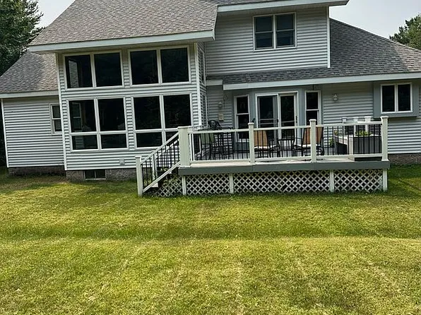 1411 Copper Dr, Hancock, MI 49930