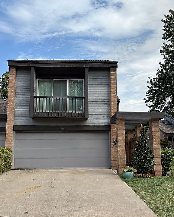 1st image of 409 NW Chimney Creek Dr
