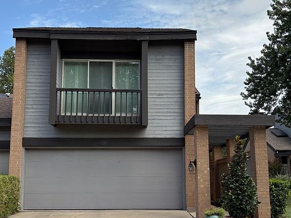 409 NW Chimney Creek Dr