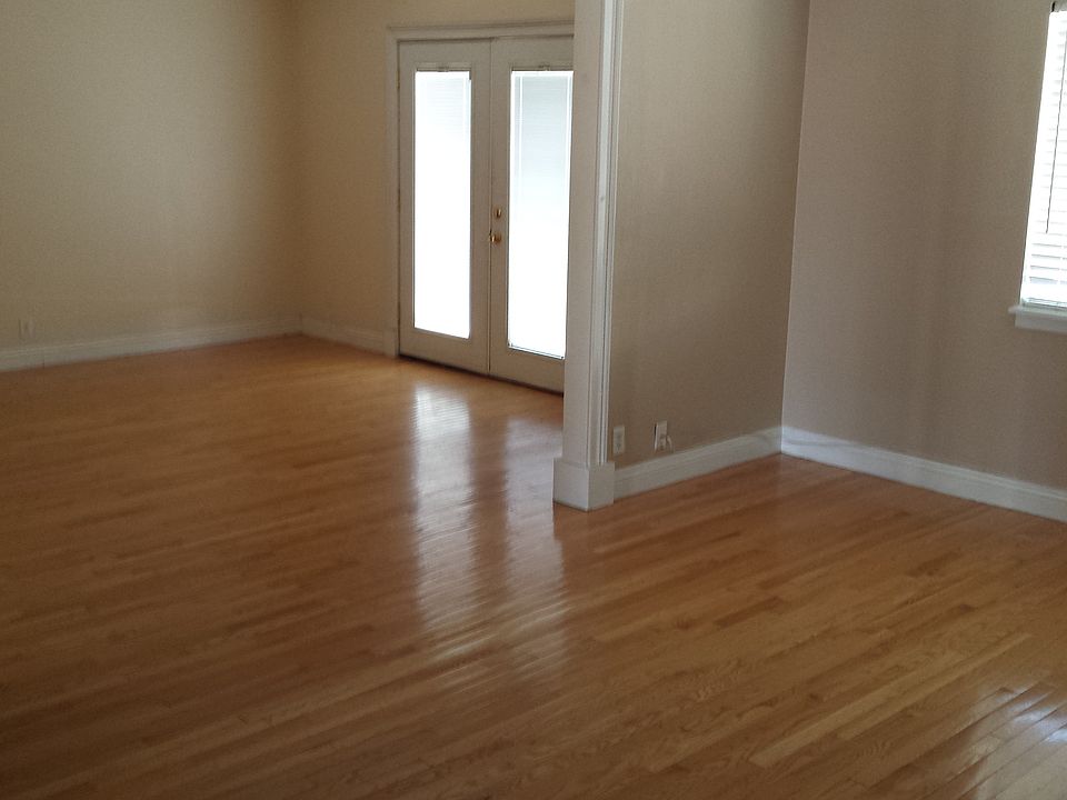 2nd image of 2801 Palm Springs Way