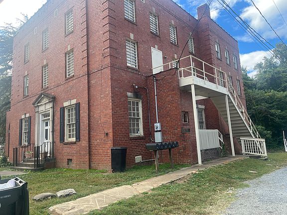 2nd image of 203 W Liberty St #1W