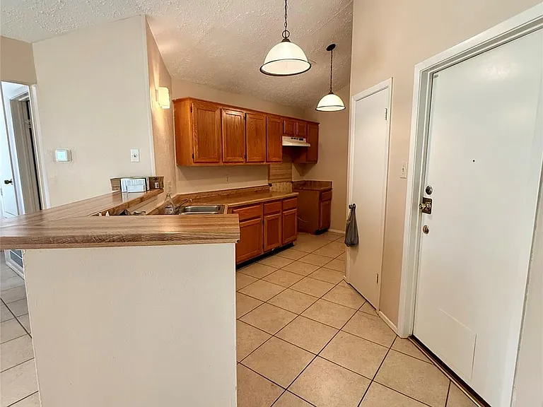 7118 Haven Creek Dr — Photo 4