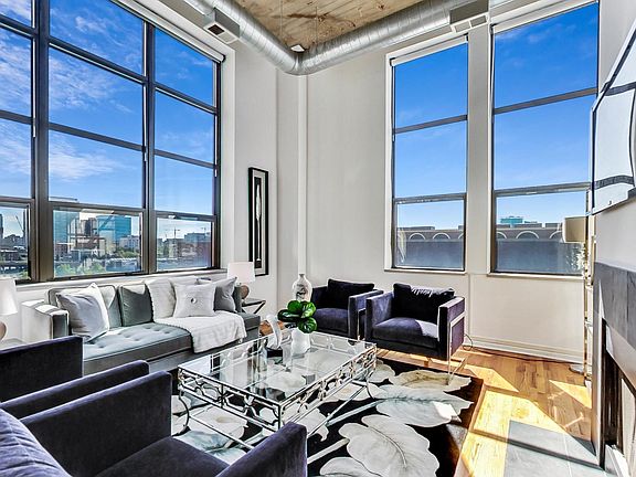 3rd image of 758 N Larrabee St APT 501