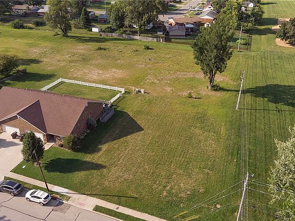 4th image of 584 W Martindale Rd