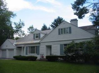 1122 Ruffner Rd, Niskayuna, NY 12309