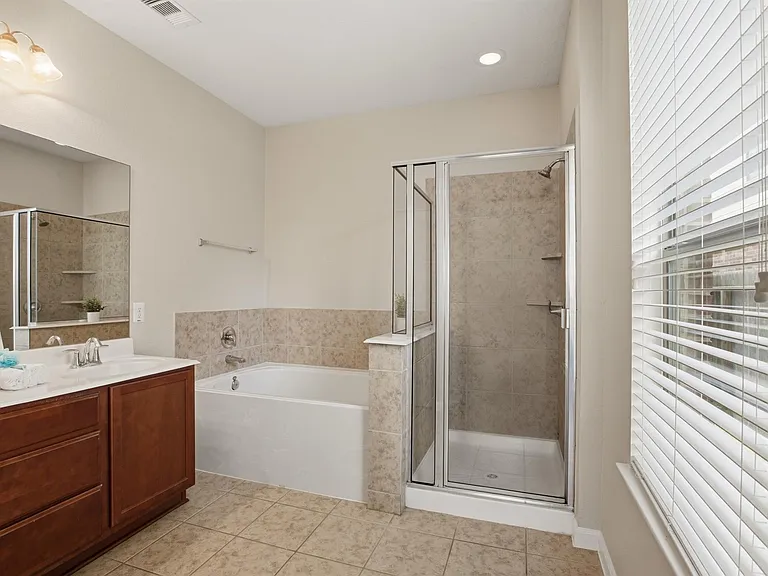 11103 Avery Oaks Ln — Photo 31
