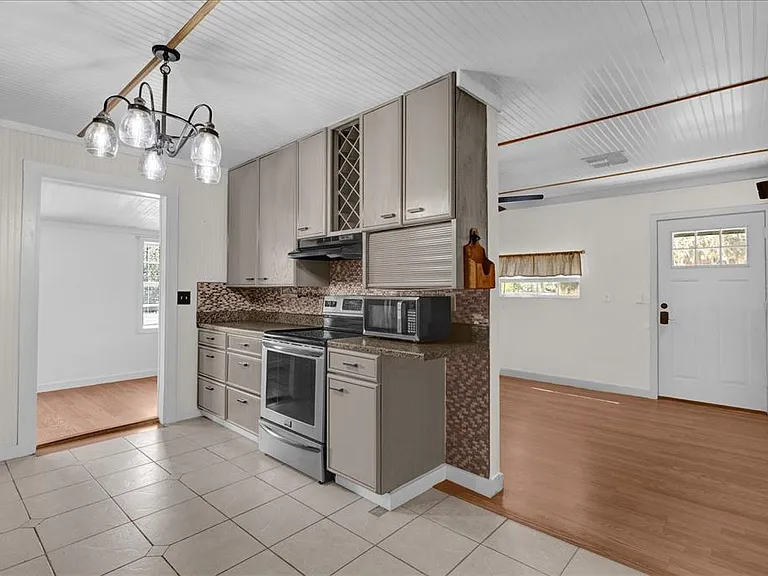 14043 Tennessee Ave — Photo 10