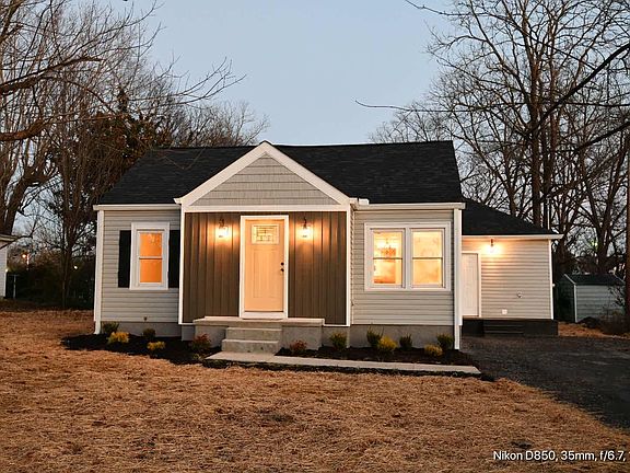 3rd image of 913 Adams Dr