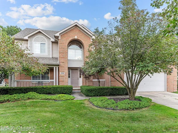2791 Greenlawn Ave, Commerce Township, MI 48382