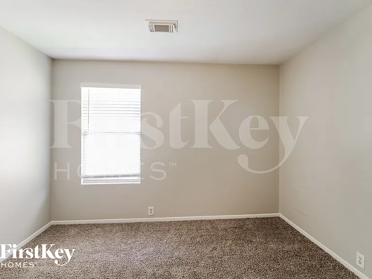 3235 Becker Glen St — Photo 14