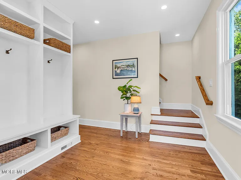 566 Prospect Ave — Photo 5